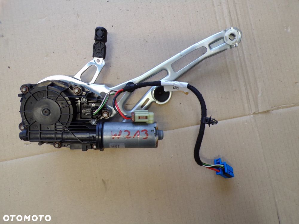 MECHANIZM KLAPY BAGAŻNIKA MERCEDES W213 S000047671_A - 2