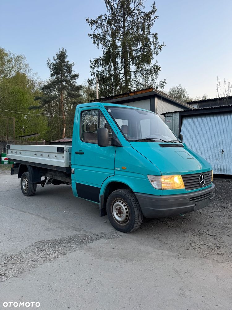 Mercedes-Benz Sprinter - 2