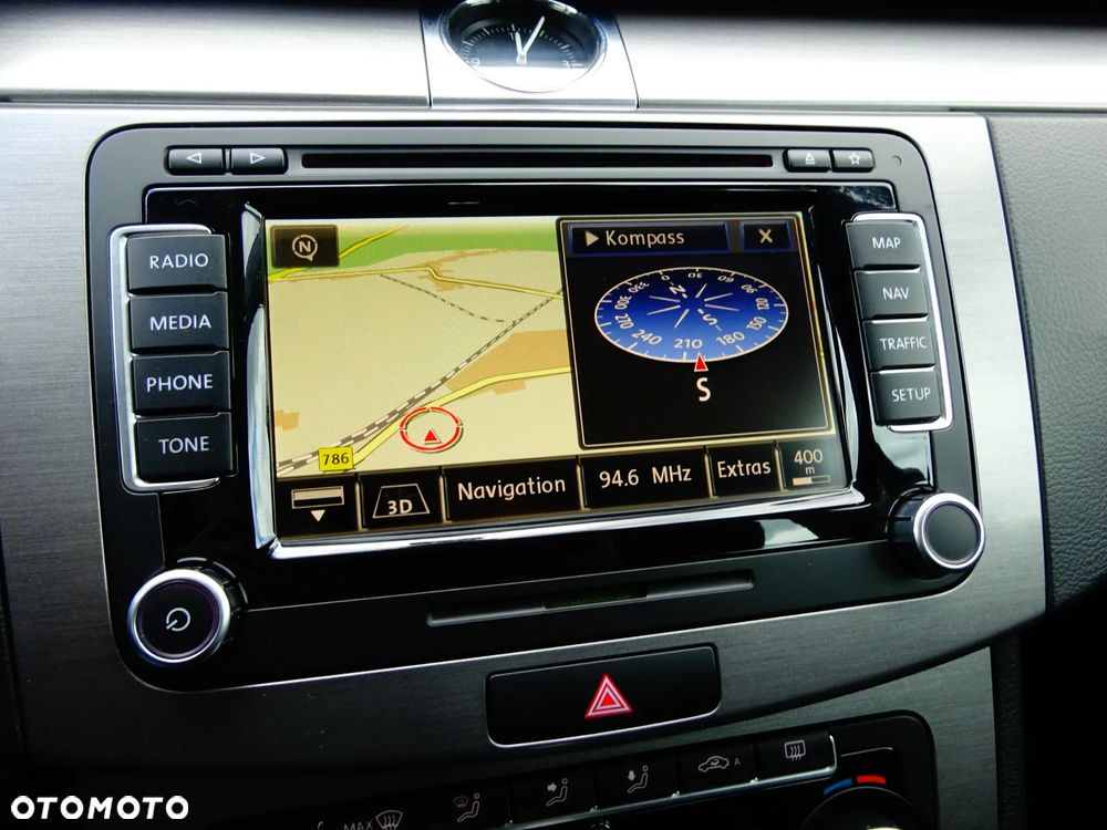 Volkswagen Passat - 8