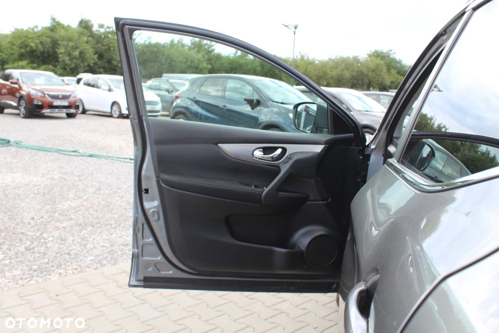 Nissan Qashqai 1.2 DIG-T N-Vision - 15