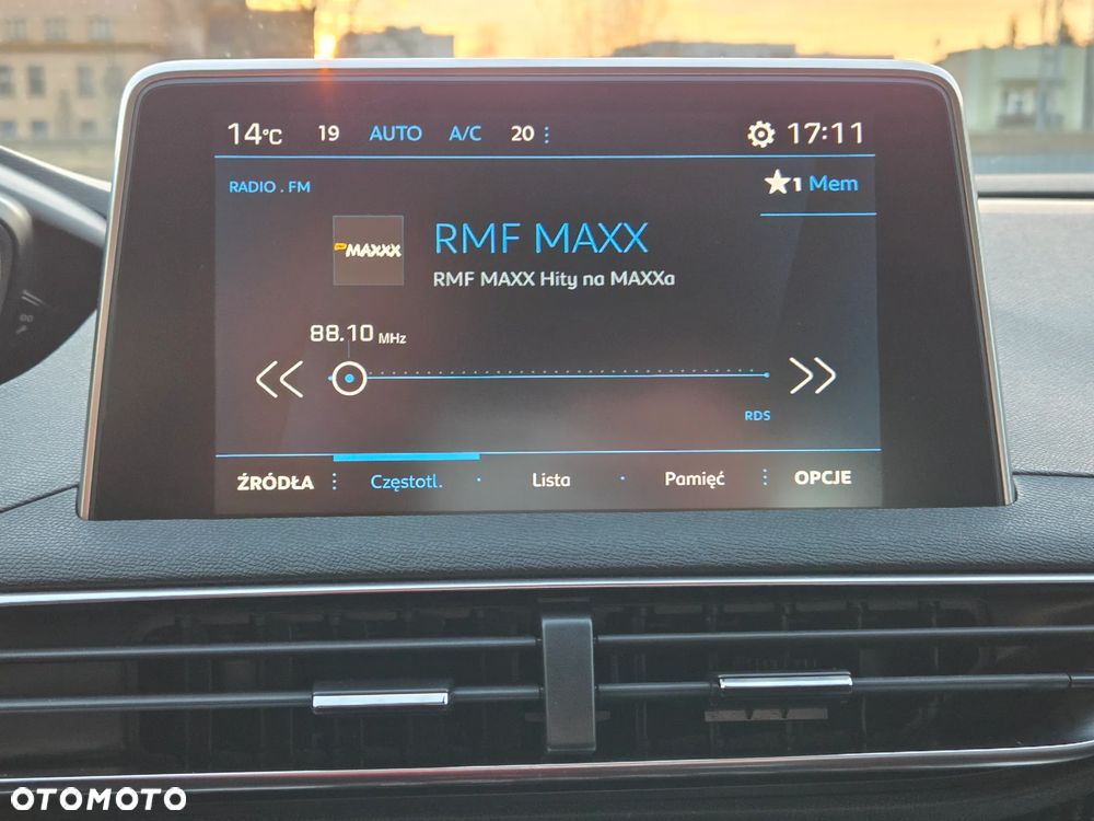 Peugeot 3008 1.2 PureTech Active Pack S&S - 19