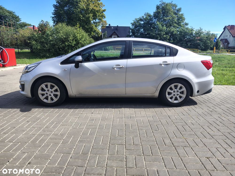 Kia Rio - 8