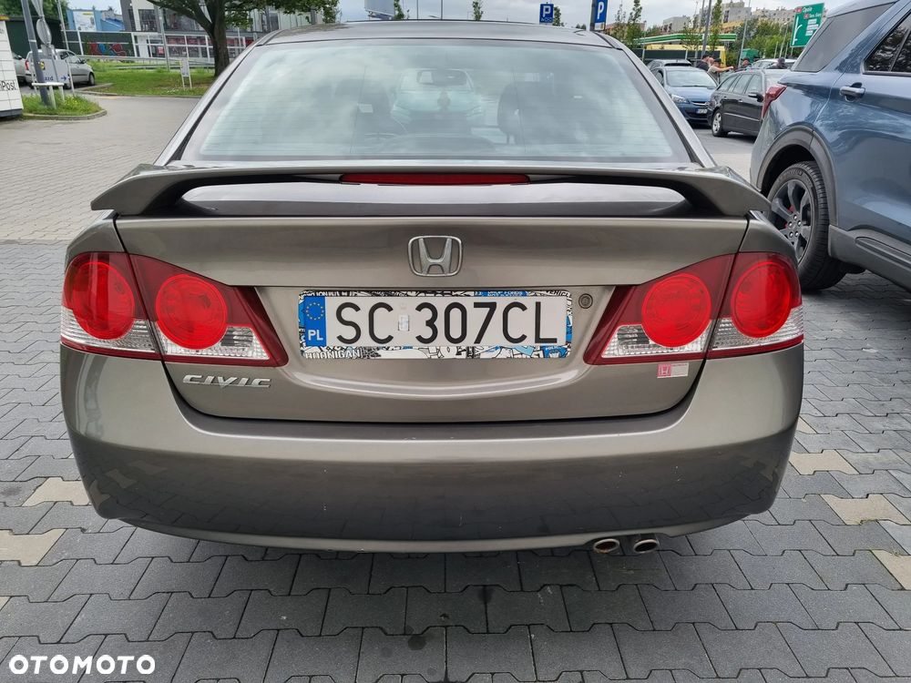 Honda Civic 1.8 Executive - 6