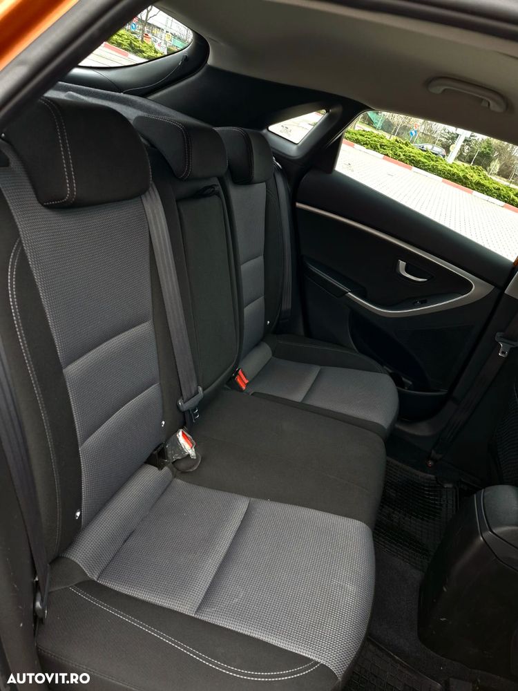 Hyundai i30 1.6 CRDI Premium - 12