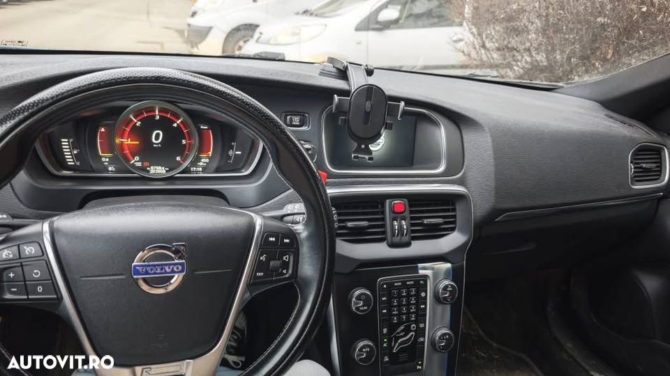 Volvo V40 D2 ECO R-Design - 6