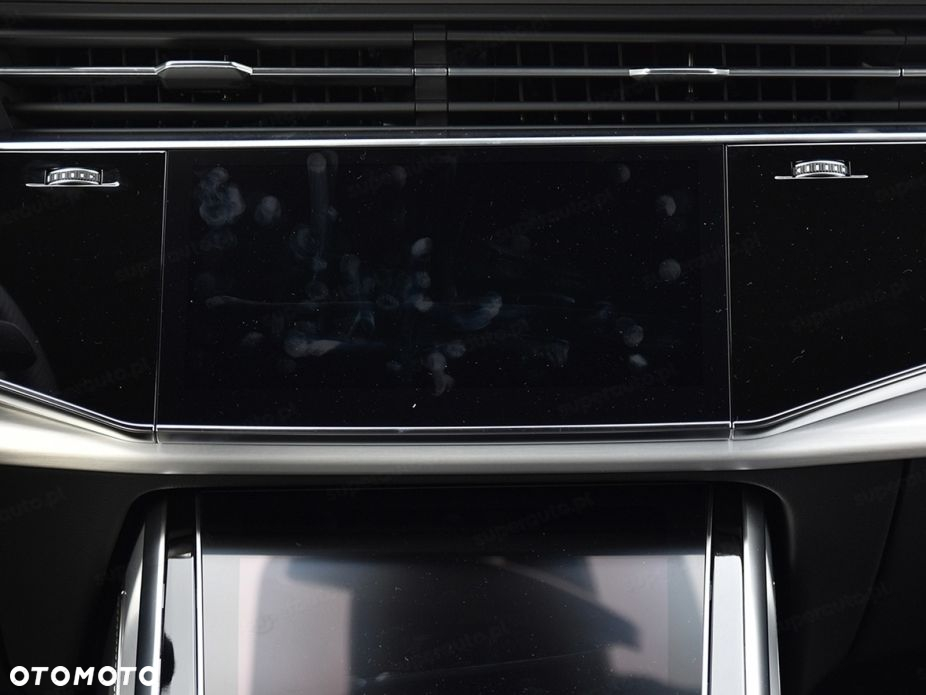 Audi Q8 - 11