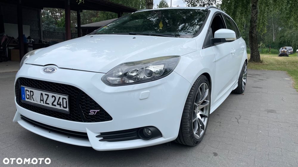 Ford Focus 2.0 EcoBoost ST mit Leder-Sport-Paket - 2
