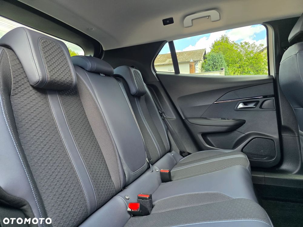Peugeot 2008 1.5 BlueHDi Allure S&S EAT8 - 29