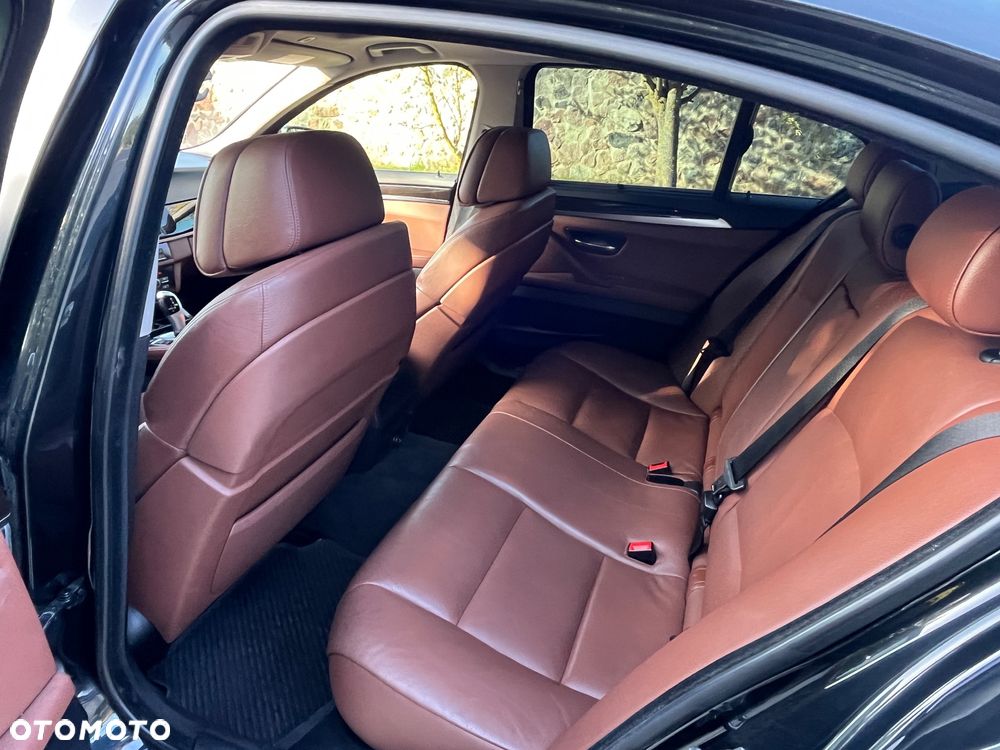BMW Seria 5 525d xDrive - 21