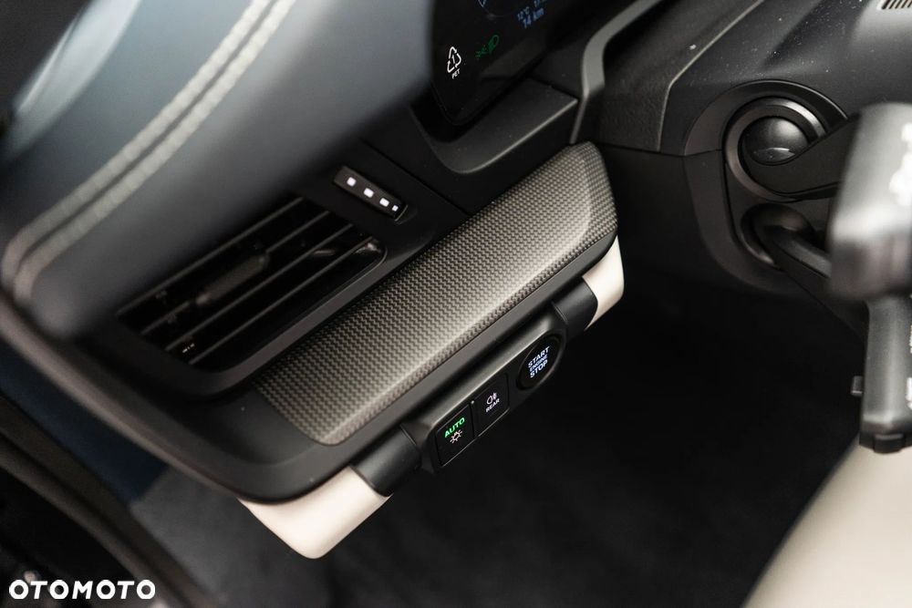 Porsche 911 Carrera 4 GTS - 22