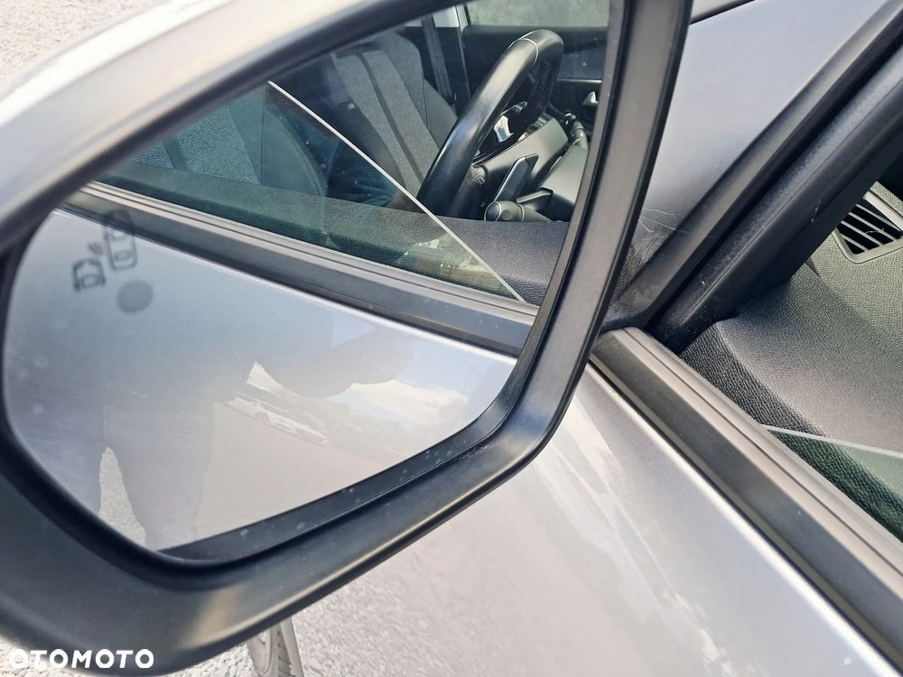 Peugeot 3008 1.2 PureTech GPF Allure S&S EAT8 - 26