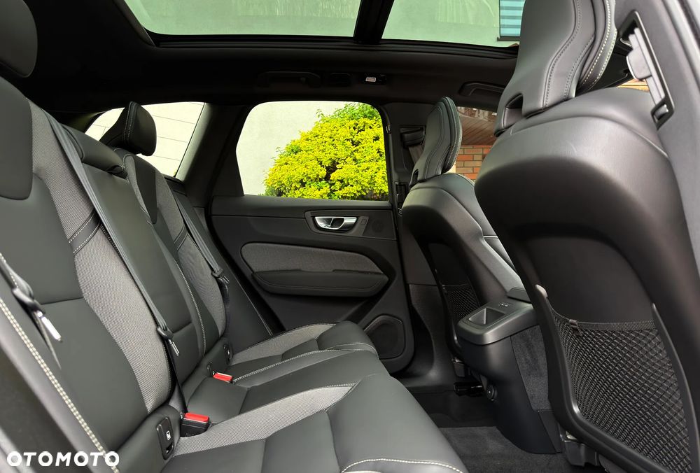Volvo XC 60 B5 B AWD Geartronic RDesign - 11