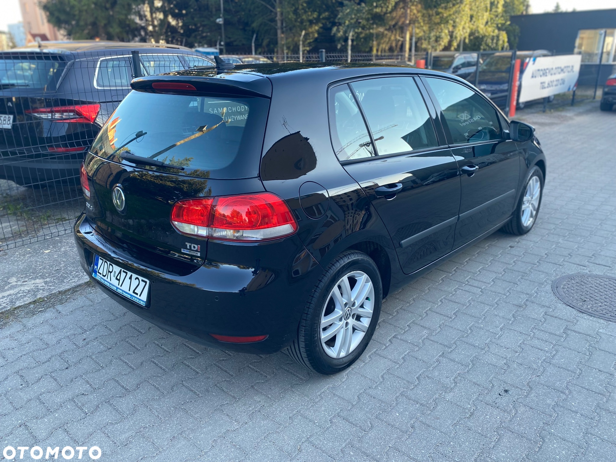 Volkswagen Golf 1.6 TDI DPF BlueMotion Technology Comfortline - 4