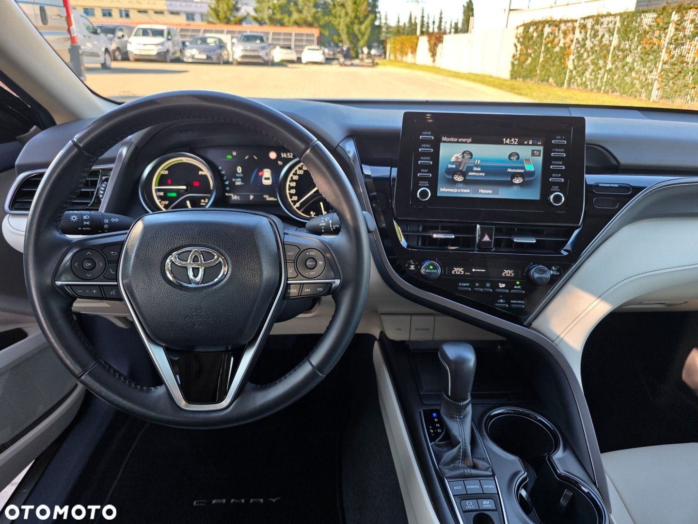 Toyota Camry 2.5 Hybrid Comfort CVT - 16