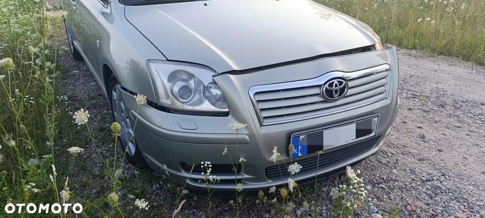 Toyota Avensis - 8