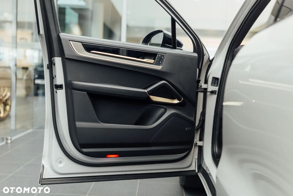 Porsche Cayenne S - 17