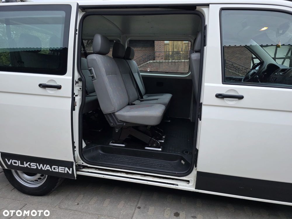 Volkswagen Transporter Shuttle L1 - 14