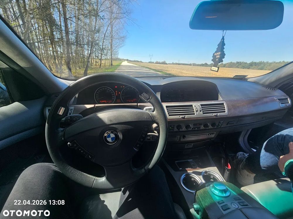 BMW Seria 7 745i - 14