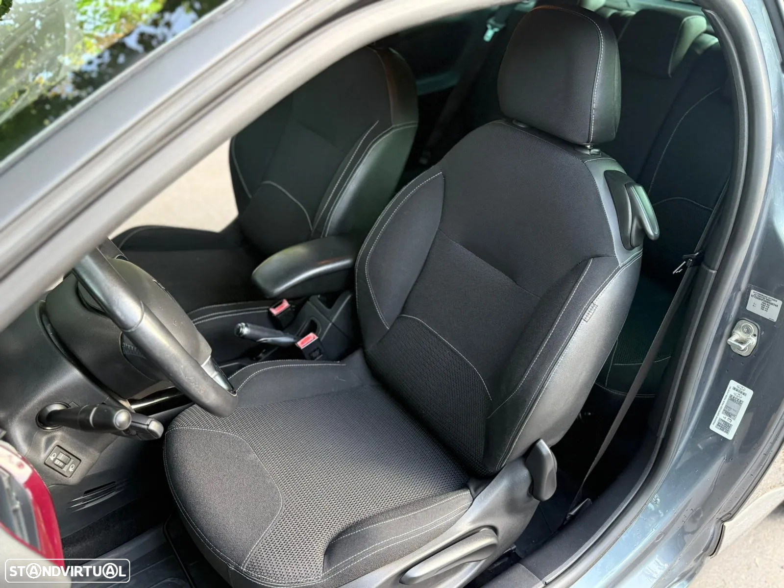 Citroën DS3 1.6 HDi Airdream So Chic - 16