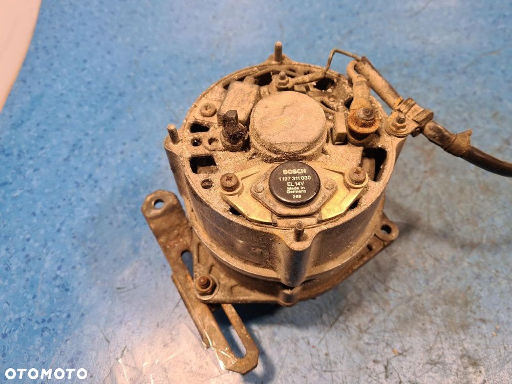VOLKSWAGEN GOLF II 1.6B ALTERNATOR - 8