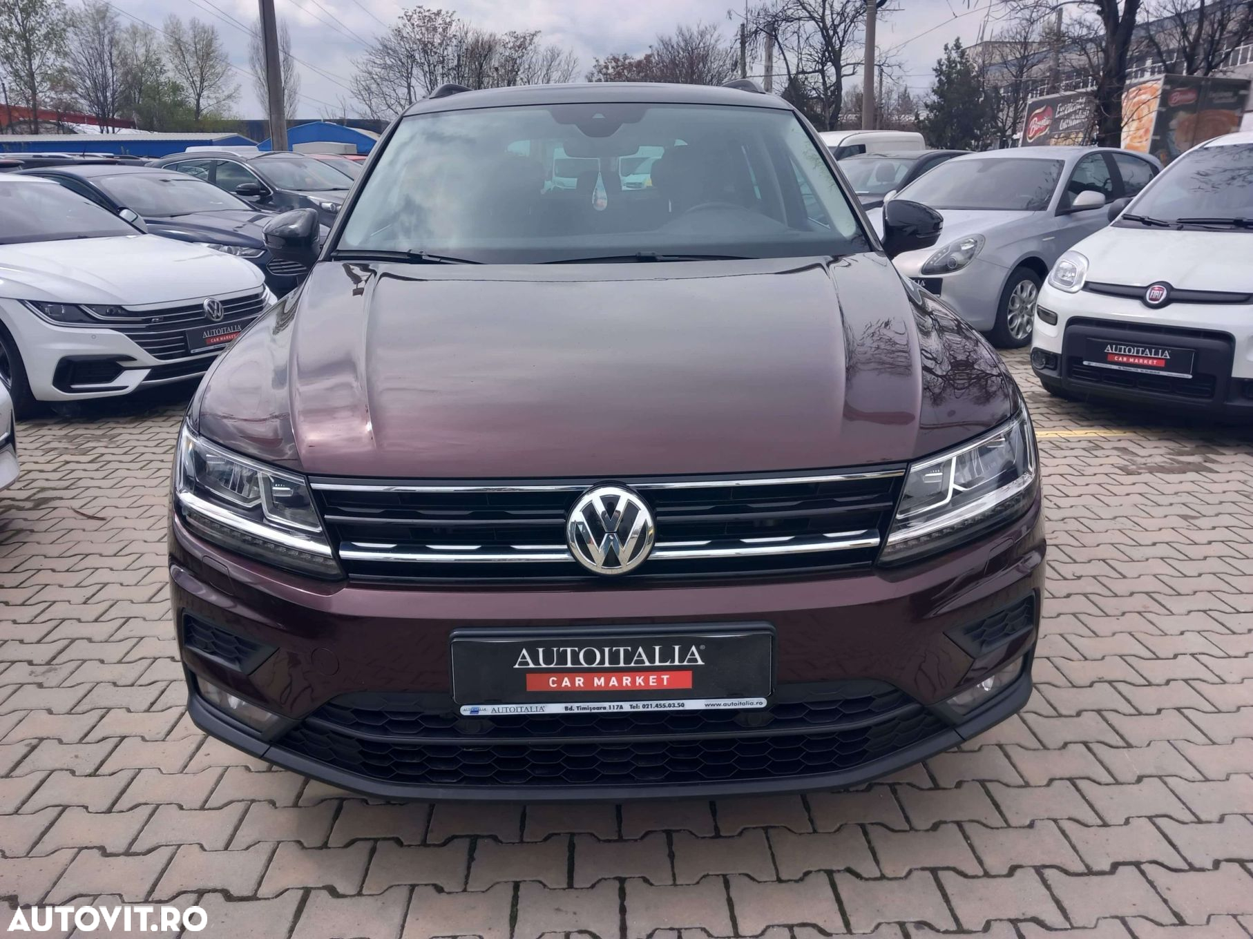 Volkswagen Tiguan - 2