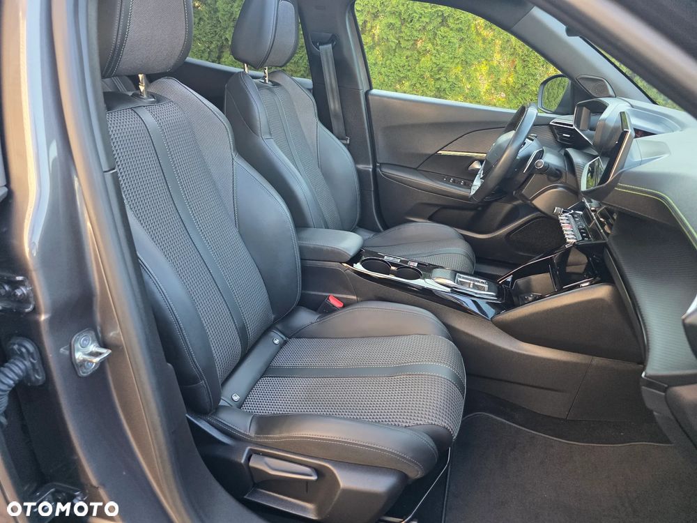 Peugeot 2008 PureTech 130 EAT8 GT - 21