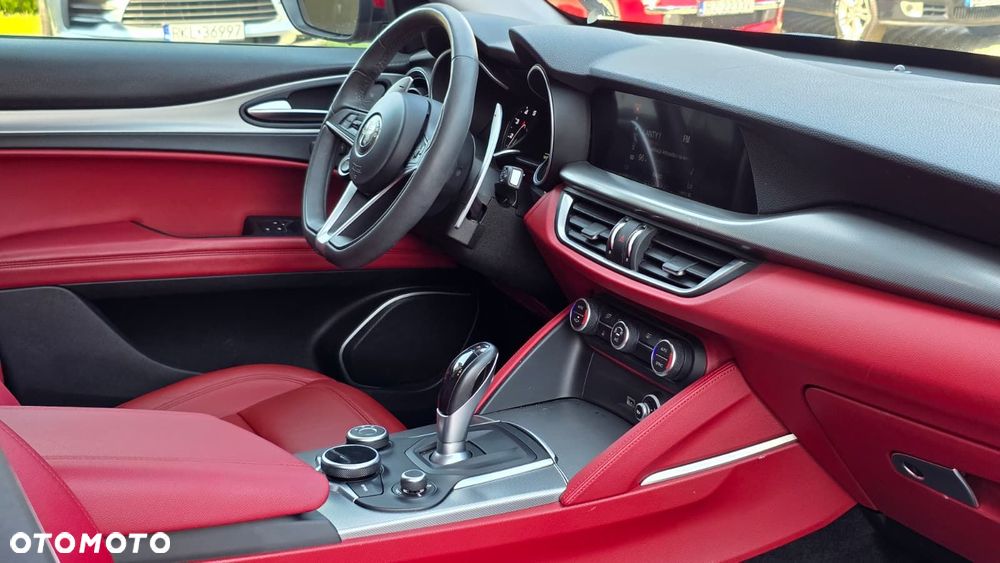 Alfa Romeo Stelvio 2.0 Turbo 16V AT8-Q4 Veloce Ti - 15