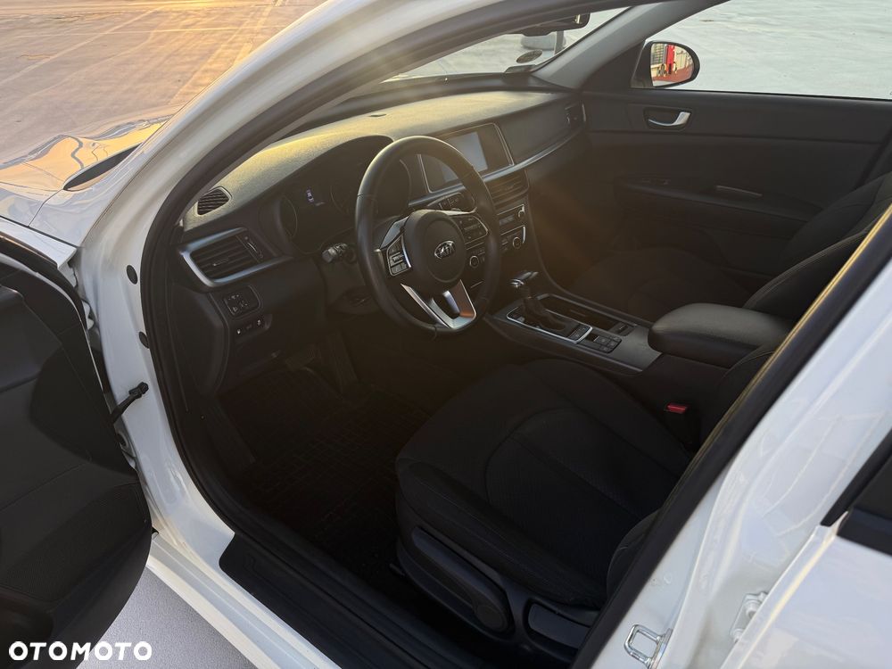 Kia Optima - 22