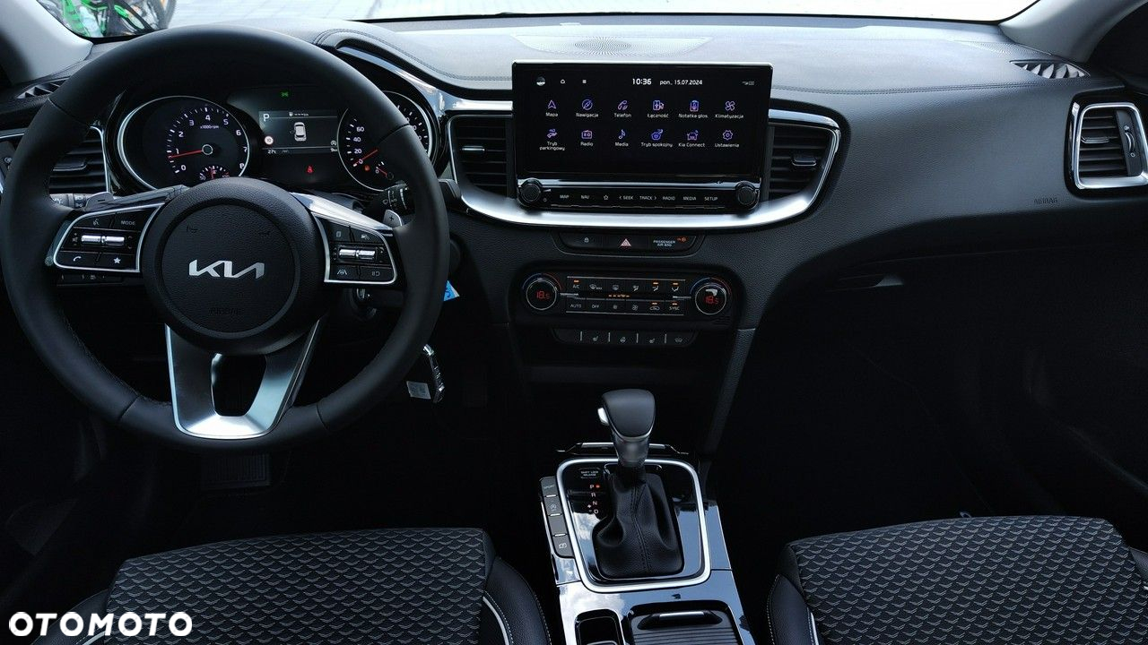 Kia Ceed - 13
