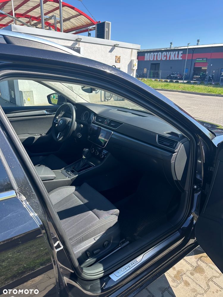 Skoda Superb 2.0 TDI SCR 4x4 Style DSG - 8