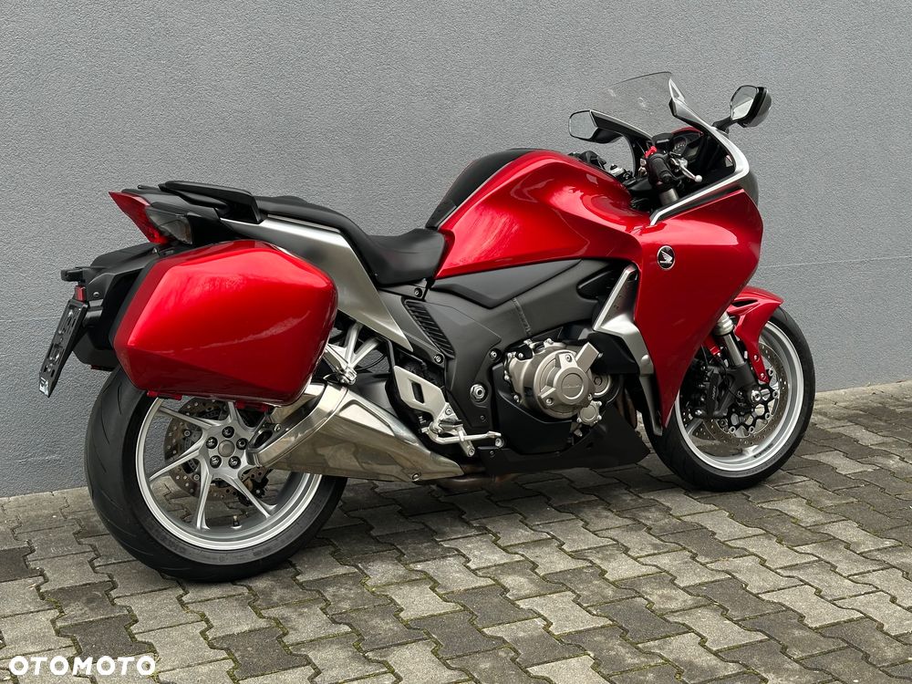 Honda VFR - 4