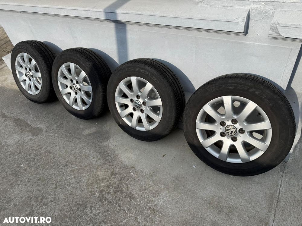 Volkswagen Golf - 24