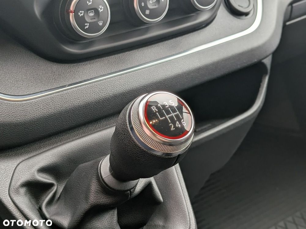 Renault Trafic - 25