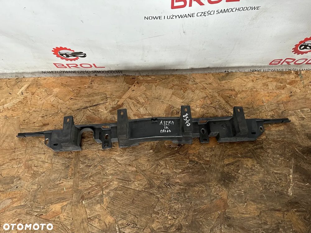ŚLIZG MOCOWNIE ZDERZAKA PRZÓD OPEL ASTRA IV 13264478 - 1