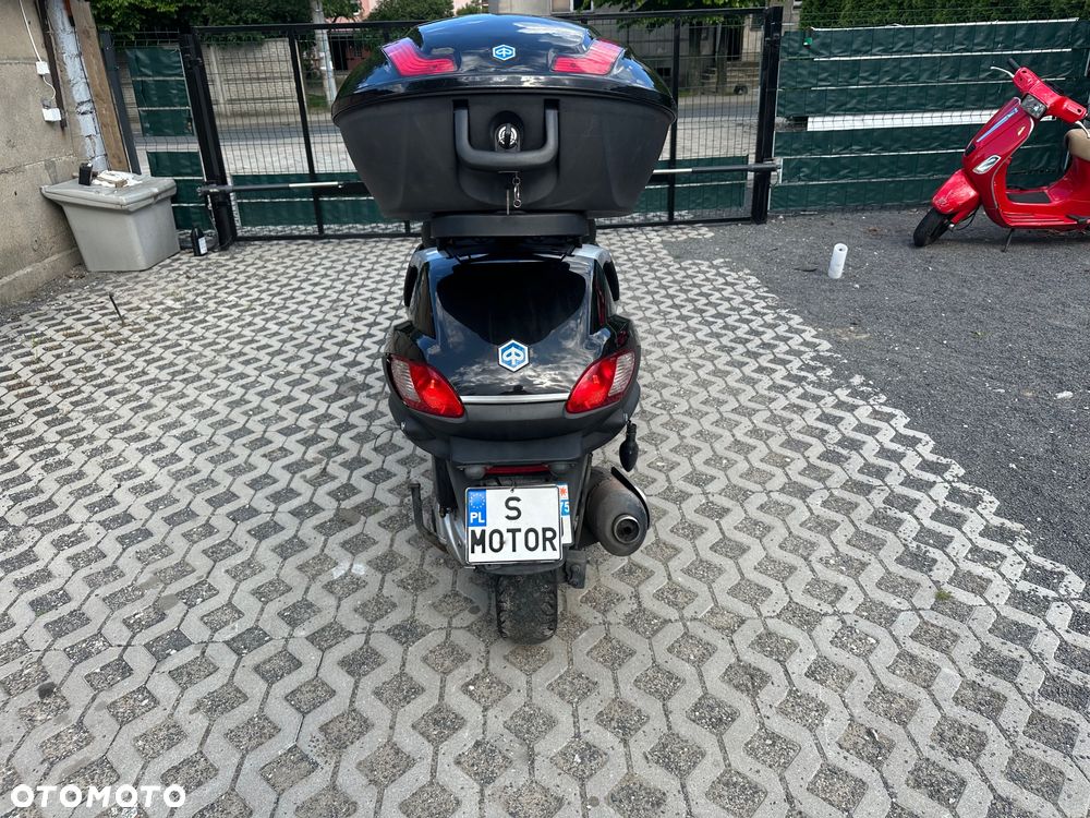 Piaggio MP-3 - 5