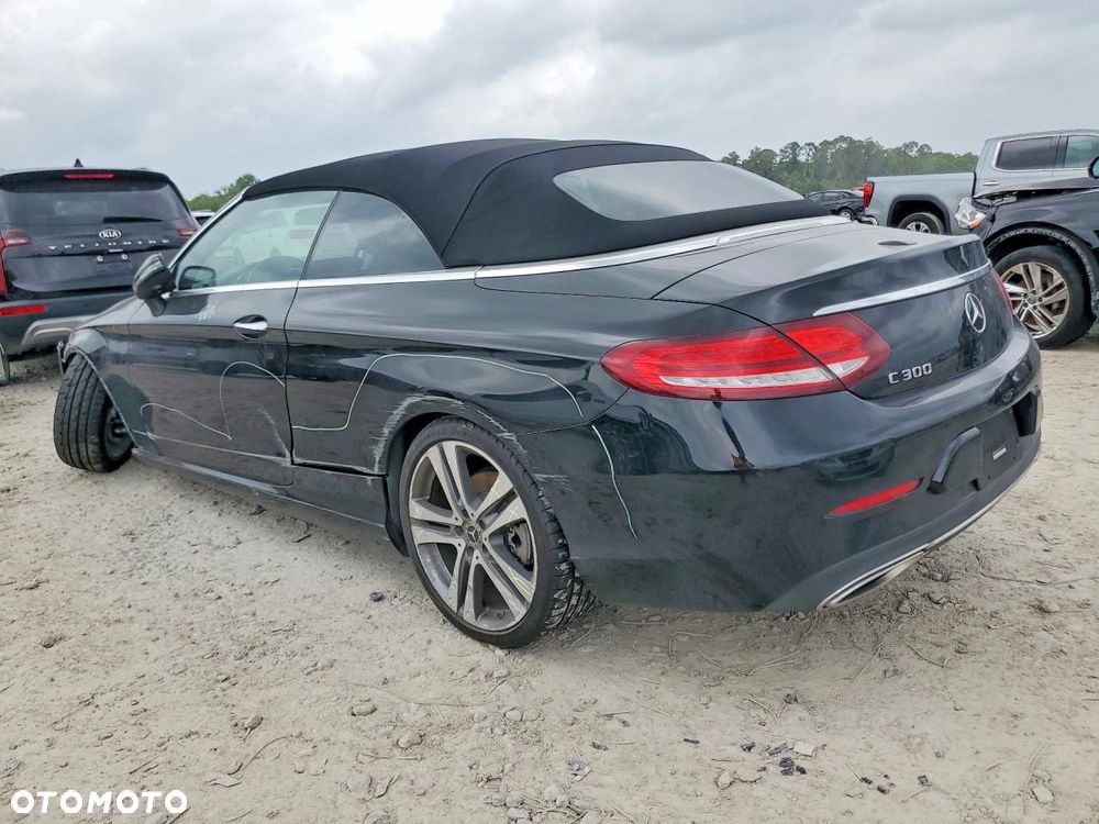 Mercedes-Benz Klasa C ver-300-9g--tronic-avantgarde - 5