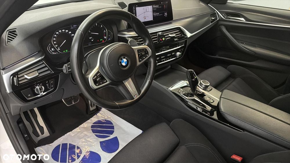 BMW Seria 5 520d xDrive M Sport sport - 10