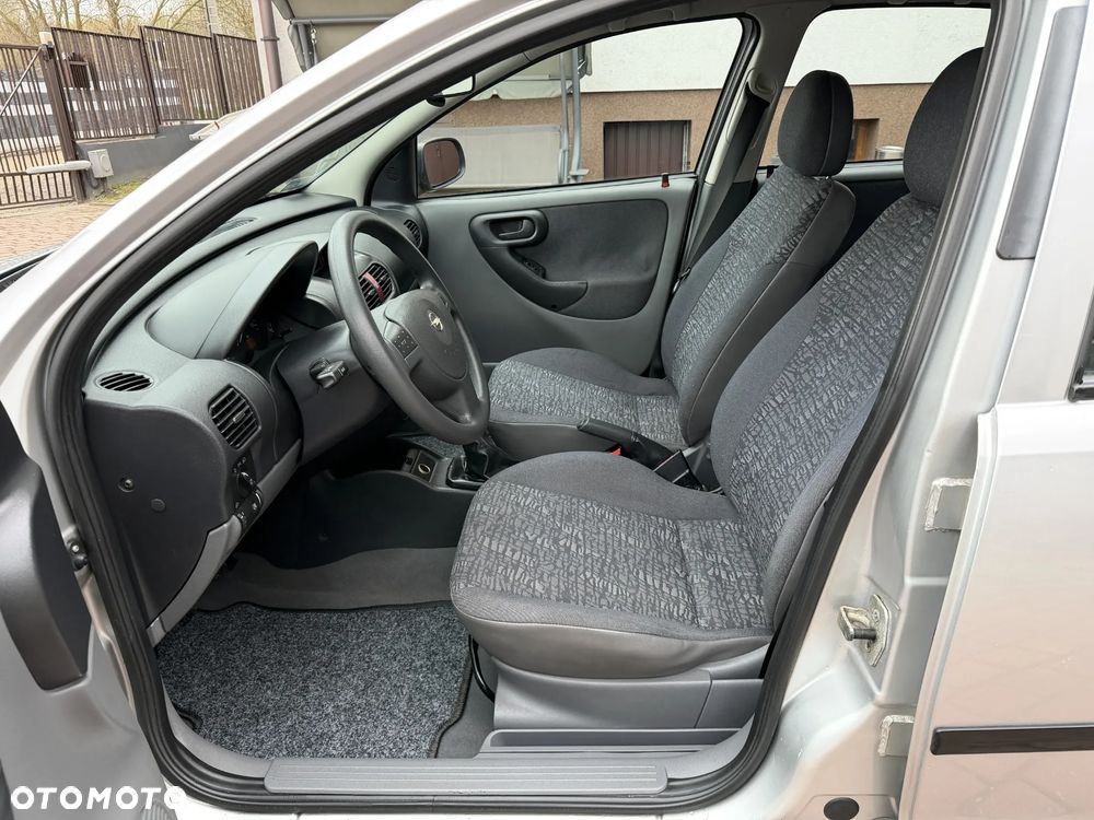 Opel Corsa 1.2 16V - 32