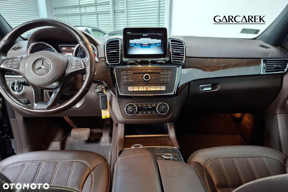 Mercedes-Benz GLS - 10