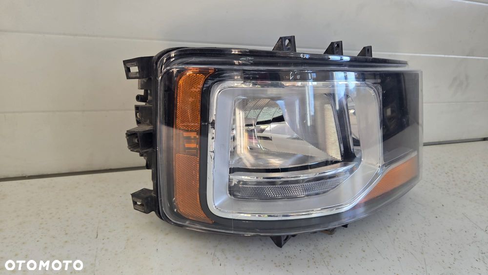Lampa przednia reflektor H7 Scania 2655843 - 3