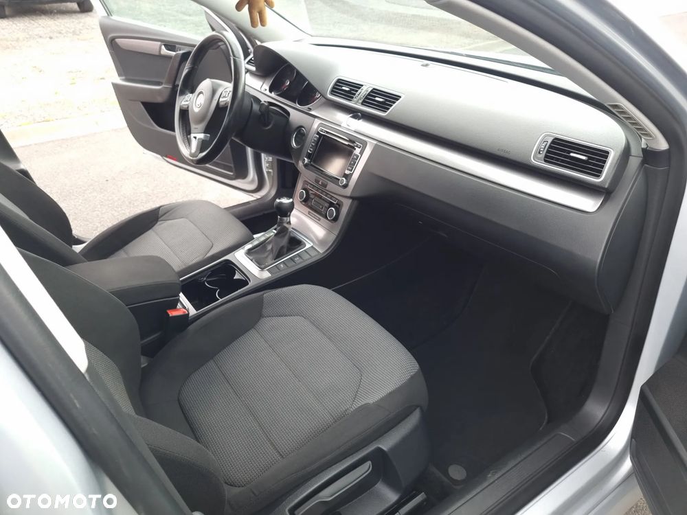 Volkswagen Passat 2.0 TDI BlueMotion Technology Trendline - 17