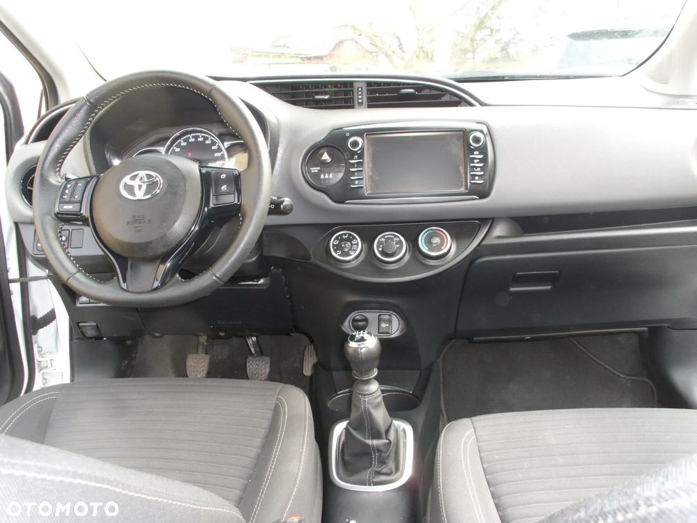Toyota Yaris 1.5 Premium - 13