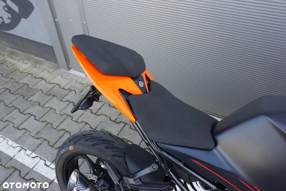 KTM RC 125 - 10
