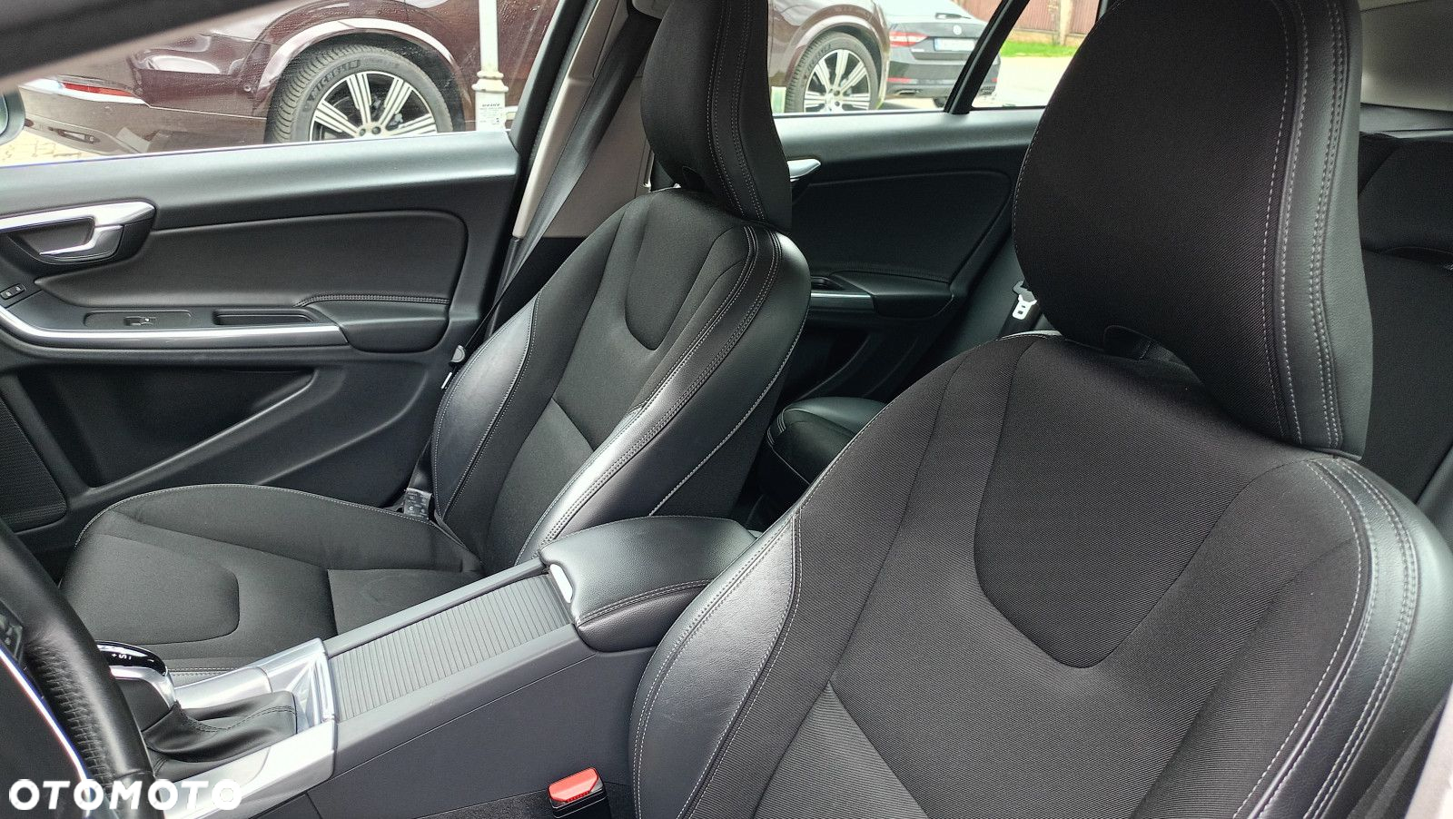 Volvo V60 D4 Drive-E Momentum - 14