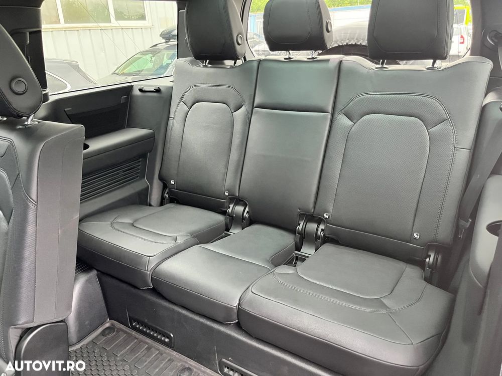 Land Rover Defender - 15