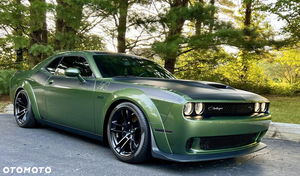 Dodge Challenger - 2