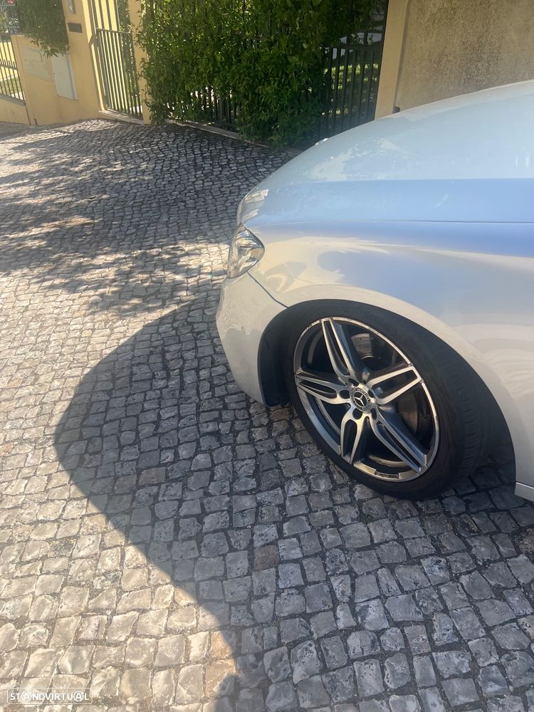 Mercedes-Benz E 300 d AMG Line - 3