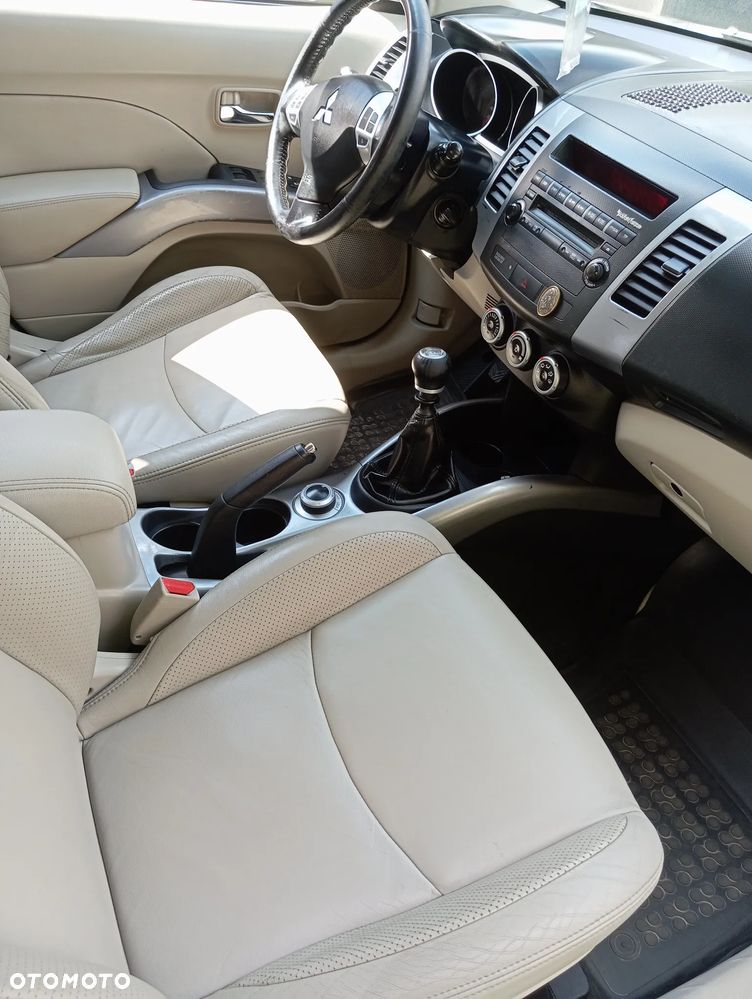 Mitsubishi Outlander 2.0 DID Instyle - 9