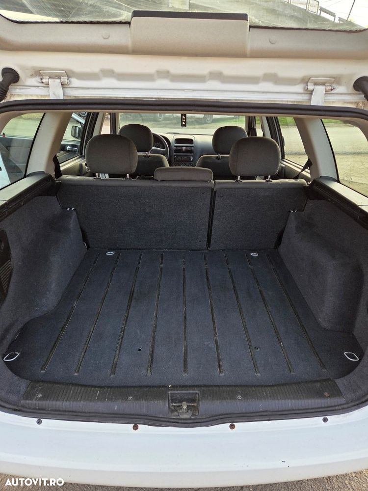 Opel Astra 1.4 Caravan - 18