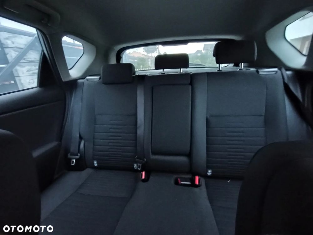 Toyota Auris 1.6 Premium - 6